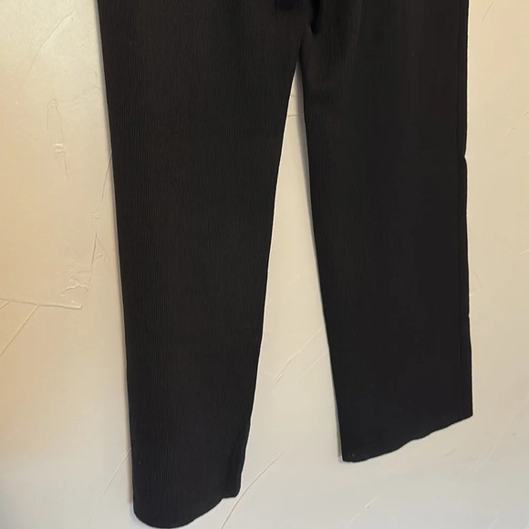 St. John Collection Long Wool Non Wrinkle Pants EUC - Picture 7 of 9